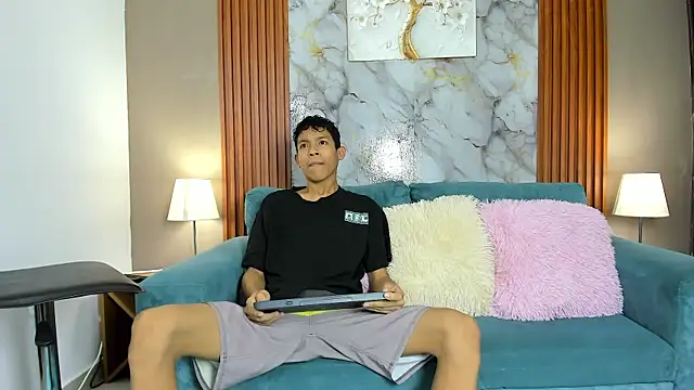 BEAUTY BOYS1 online show from 02.25.26