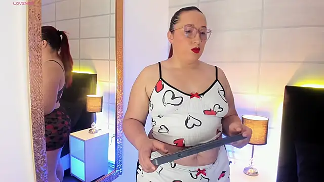 fieryluciana online show from 09.30.25