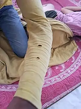 Snapshot of Hottestttu chatting on 11.13.25 Hottestttu online show from 11.13.25