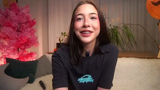 EviaRabasca online show from 10.24.25