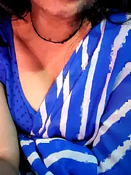 Snapshot of jaan-step chatting on 11.29.25 jaan-step online show from 11.29.25