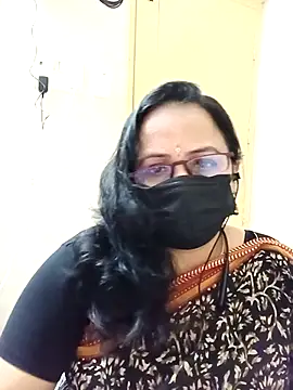 Snapshot of Ananya_flower chatting on 10.26.25 Ananya flower online show from 10.26.25