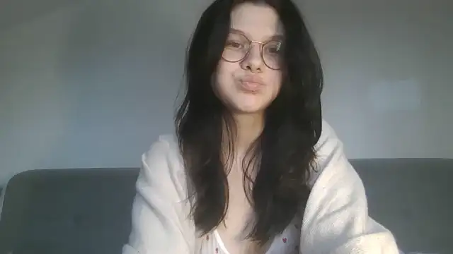 Snapshot of LaVostraDorothy chatting on 11.12.25 LaVostraDorothy online show from 11.12.25