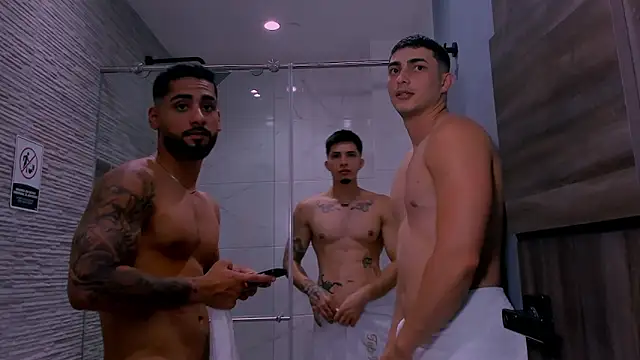 Snapshot of mike_friends chatting on 11.26.25 mike friends online show from 11.26.25