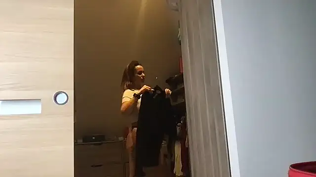 Snapshot of AmyStone__ chatting on 12.04.25 AmyStone online show from 12.04.25