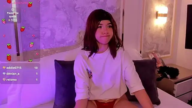 doll eyees  online show from 11.15.25