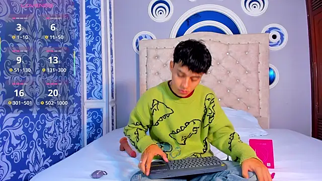 Snapshot of Dani_rivass chatting on 10.25.25 Dani rivass online show from 10.25.25