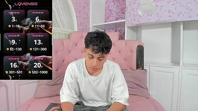 Snapshot of Dani_rivass chatting on 11.21.25 Dani rivass online show from 11.21.25