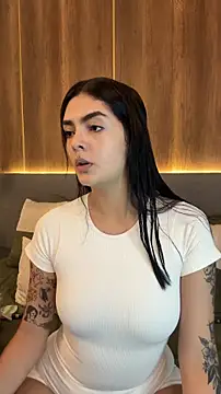 Snapshot of AliceRitter chatting on 10.24.25 AliceRitter online show from 10.24.25