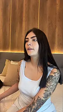 Snapshot of AliceRitter chatting on 11.24.25 AliceRitter online show from 11.24.25