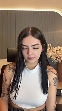 Snapshot of AliceRitter chatting on 12.17.25 AliceRitter online show from 12.17.25