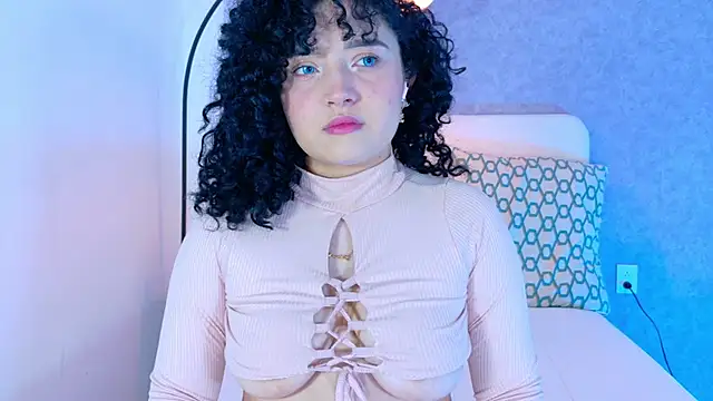 Snapshot of Tracielowe_w chatting on 11.06.25 Tracielowe w online show from 11.06.25