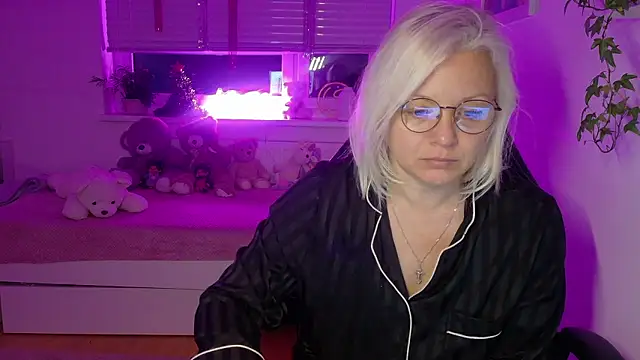 Linsy Kim online show from 01.12.26