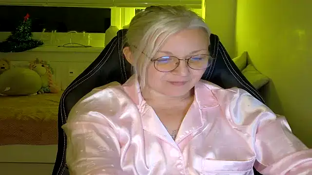 Linsy Kim online show from 02.11.26