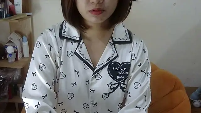 Snapshot of anna-sweet69 chatting on 11.04.25 anna-sweet69 online show from 11.04.25