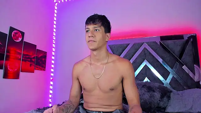 Snapshot of Robertmiller21 chatting on 09.25.25 Robertmiller21 online show from 09.25.25