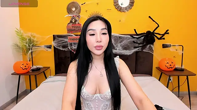 Snapshot of Jennifer_Munoz chatting on 10.29.25 Jennifer Munoz online show from 10.29.25