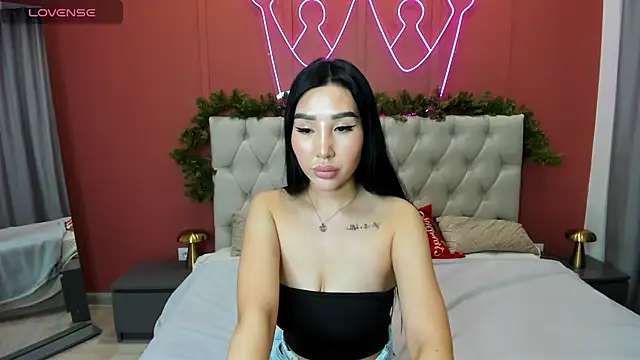 Snapshot of Jennifer_Munoz chatting on 12.05.25 Jennifer Munoz online show from 12.05.25