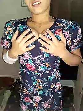 Snapshot of Savita2310 chatting on 11.12.25 Savita2310 online show from 11.12.25