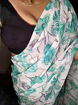 Snapshot of Savita2310 chatting on 11.22.25 Savita2310 online show from 11.22.25