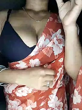 Snapshot of Savita2310 chatting on 11.24.25 Savita2310 online show from 11.24.25