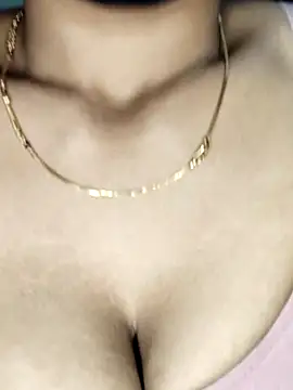 Snapshot of Savita2310 chatting on 11.25.25 Savita2310 online show from 11.25.25