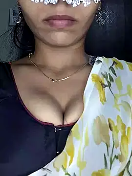 Snapshot of Savita2310 chatting on 12.02.25 Savita2310 online show from 12.02.25