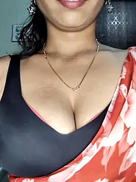 Snapshot of Savita2310 chatting on 12.04.25 Savita2310 online show from 12.04.25