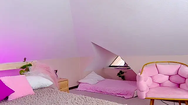 Liann Stark online show from 10.28.25