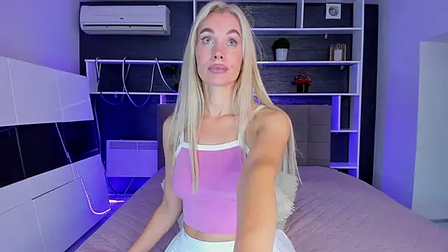 Snapshot of SabrinaSharm chatting on 11.29.25 SabrinaSharm online show from 11.29.25