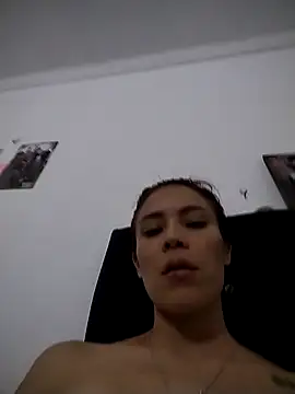 dulcelatin21 online show from 11.10.25