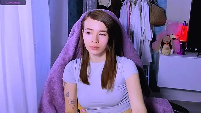 Snapshot of ZoyaMill chatting on 11.09.25 ZoyaMill online show from 11.09.25