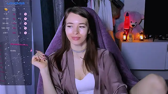 Snapshot of ZoyaMill chatting on 12.05.25 ZoyaMill online show from 12.05.25