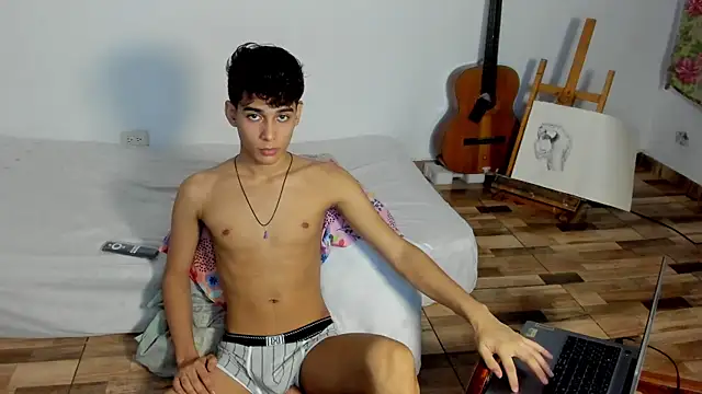 AliottTwink online show from 12.03.25