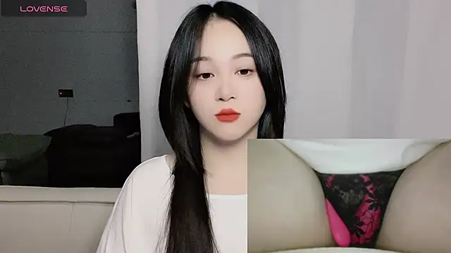 woaiqinqin online show from 10.21.25