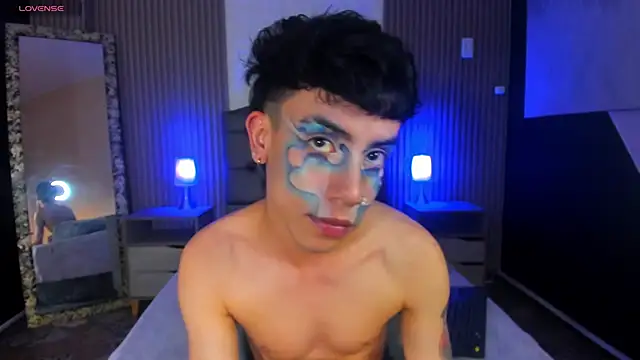 Snapshot of aaronjames1 chatting on 09.12.25 aaronjames1 online show from 09.12.25