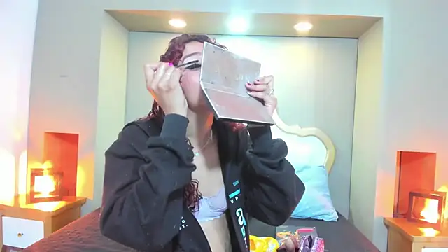 AteneaGreyy online show from 10.22.25