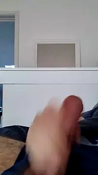 Snapshot of NewJoiner chatting on 09.27.25 NewJoiner online show from 09.27.25