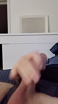 Snapshot of NewJoiner chatting on 10.06.25 NewJoiner online show from 10.06.25