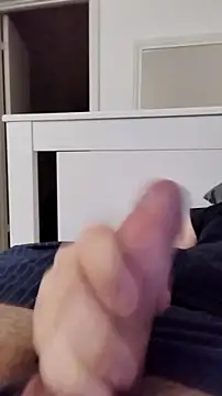 Snapshot of NewJoiner chatting on 10.28.25 NewJoiner online show from 10.28.25