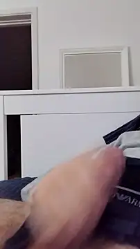 Snapshot of NewJoiner chatting on 11.10.25 NewJoiner online show from 11.10.25