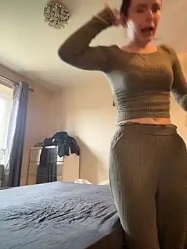 Snapshot of Sophsaysxox chatting on 11.15.25 Sophsaysxox online show from 11.15.25