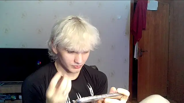 Snapshot of kazzu_daw chatting on 07.15.26 kazzu daw online show from 07.15.26