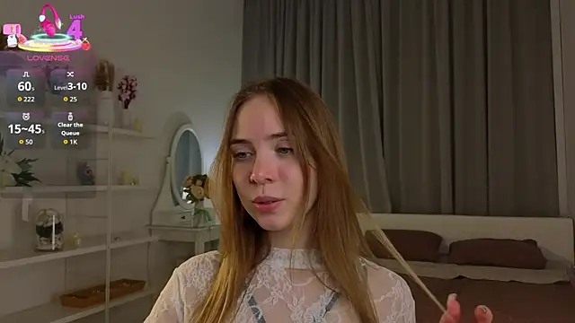 Snapshot of CarollSmithh chatting on 10.23.25 CarollSmithh online show from 10.23.25