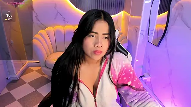 Victoria b  online show from 10.23.25