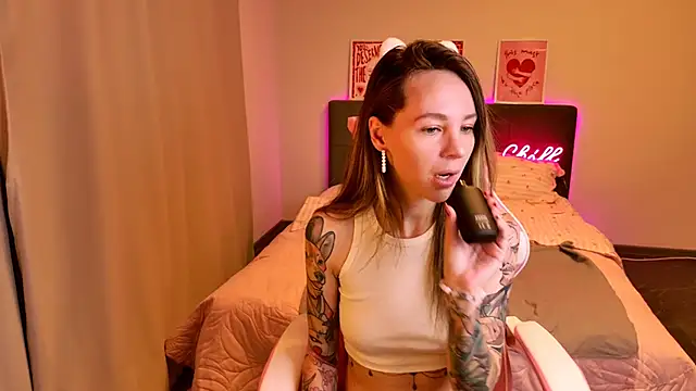 MiaGraham1 online show from 04.18.26