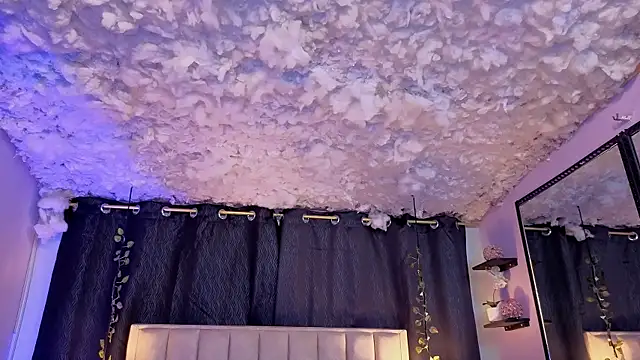 Snapshot of melody-rouss chatting on 09.18.25 melody-rouss online show from 09.18.25