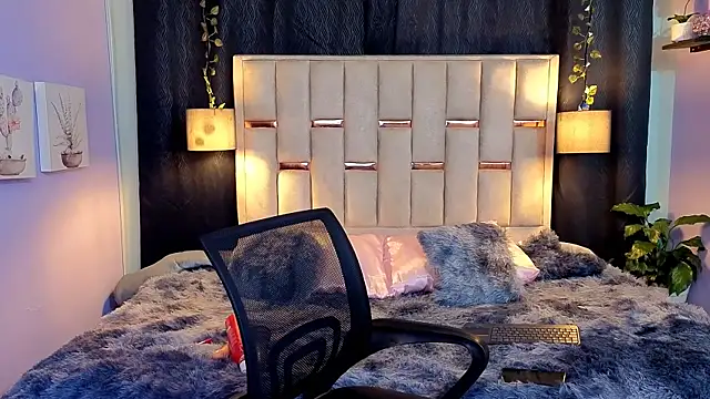 Snapshot of melody-rouss chatting on 09.20.25 melody-rouss online show from 09.20.25