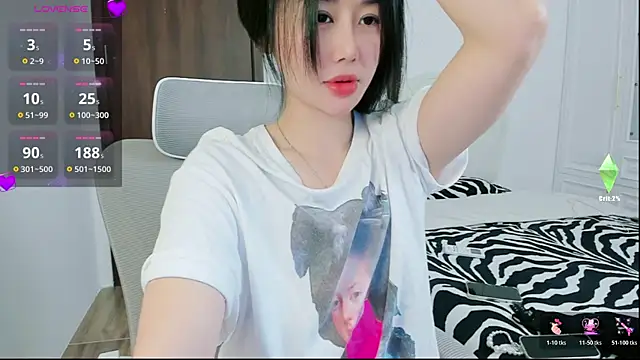 strawberry-ni online show from 12.03.25