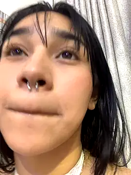 Snapshot of Kylie_Patrick chatting on 11.22.25 Kylie Patrick online show from 11.22.25